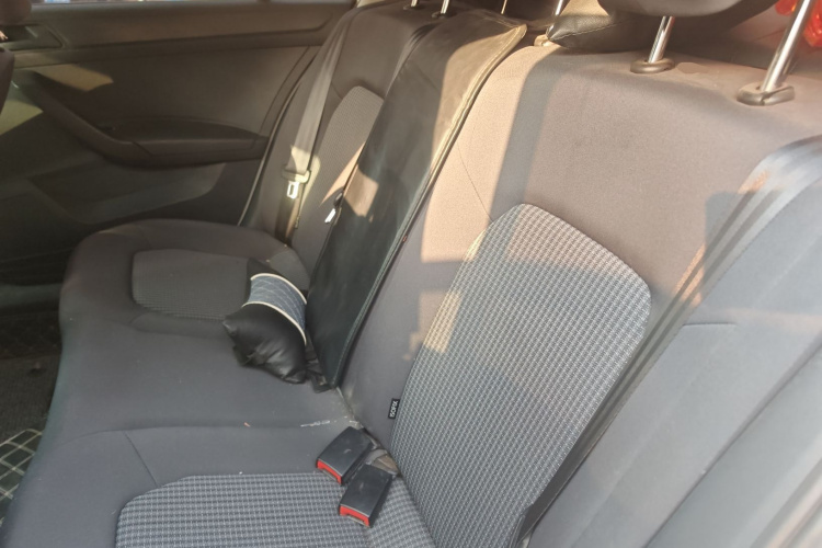 大众 桑塔纳 2021款 1.5L 手动风尚版中控内饰21