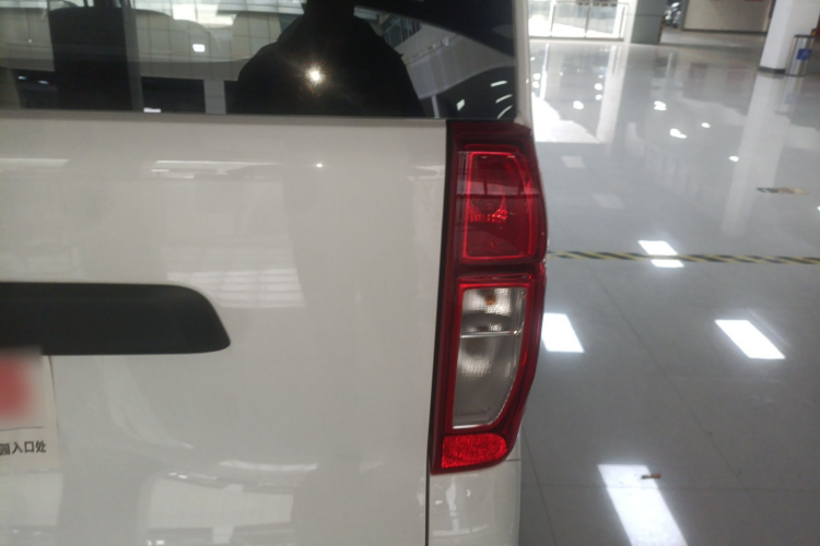 五菱汽车 五菱之光新能源 2025款 201km 舒适型车身外观9