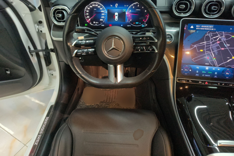 奔驰C级 2022款 C 260 L 运动版中控内饰13