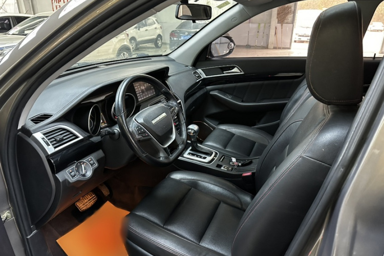 猎豹汽车 猎豹CS10 2017款 2.0T 自动都市型中控内饰7008