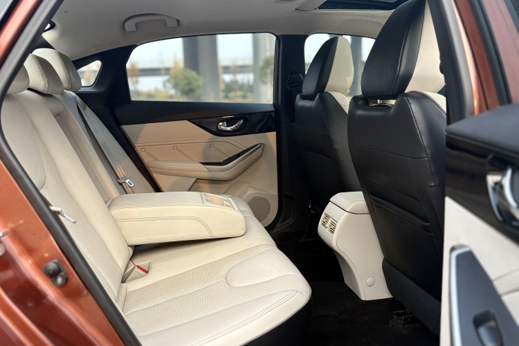 启辰D60 2018款 1.6L CVT智联豪华版中控内饰7002