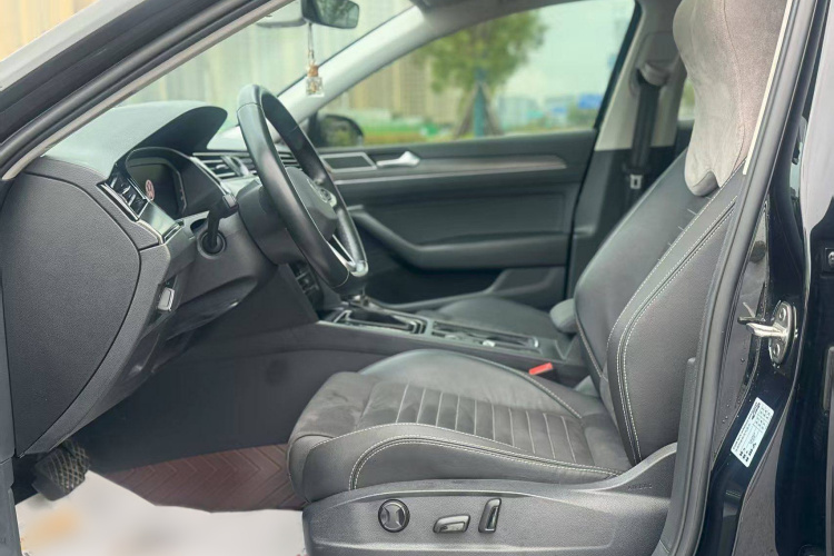 大众 迈腾 2020款 380TSI DSG 豪华型中控内饰7002