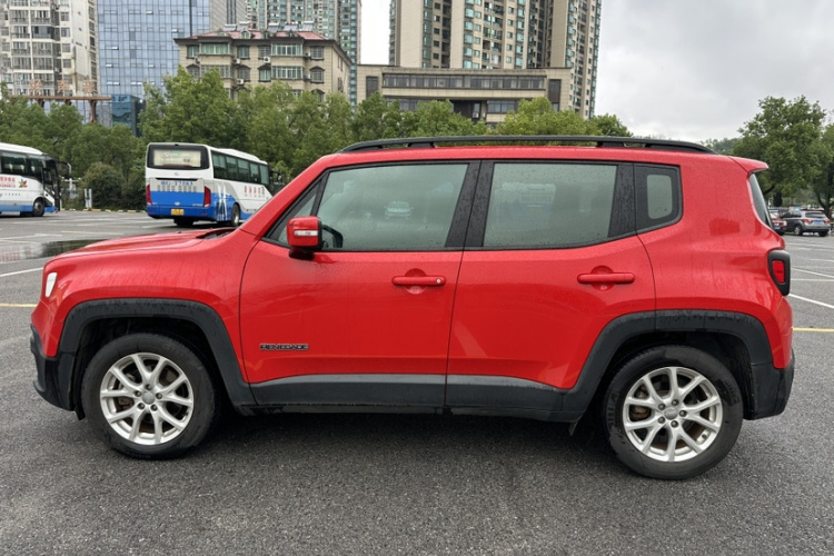 Jeep 自由侠 2016款 1.4T 自动高能版车身外观6006