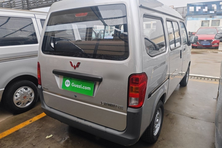 五菱汽车 五菱之光 2023款 1.5L 实用型 5/7座车身外观7