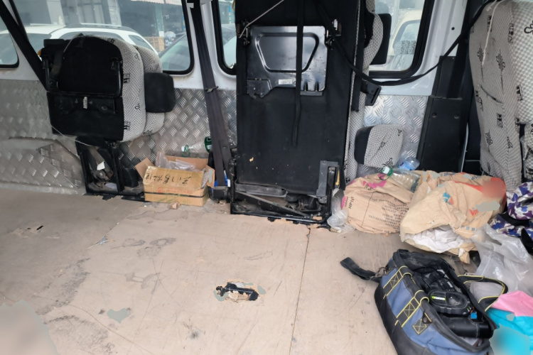 江铃 特顺 2021款 2.8T空间王金牛款长轴中高顶后单胎-踏6座柴油国VI JX493中控内饰21