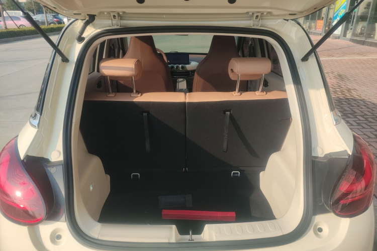 五菱汽车 五菱缤果 2025款 333km 悦享款机舱底盘23