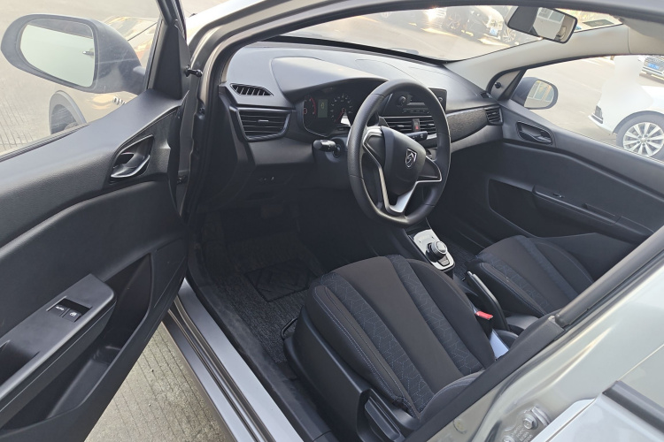 宝骏310W 2020款 1.5L 自动劲享型 国VI中控内饰20