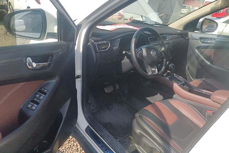 东风风光 风光580 2017款 改款 1.5T CVT豪华型中控内饰20