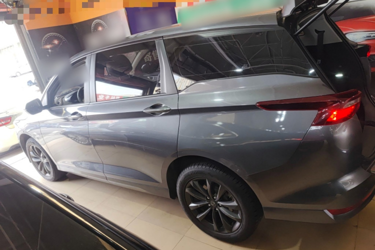 五菱汽车 五菱凯捷 2020款 1.5T 手动精英型车身外观4