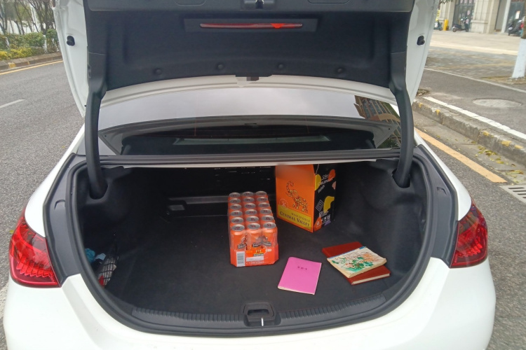 奔驰C级 2024款 C 260 L 运动版中控内饰23