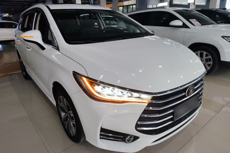 比亚迪 宋MAX 2019款 1.5T 自动智联睿逸天窗型 6座 国VI车身外观3