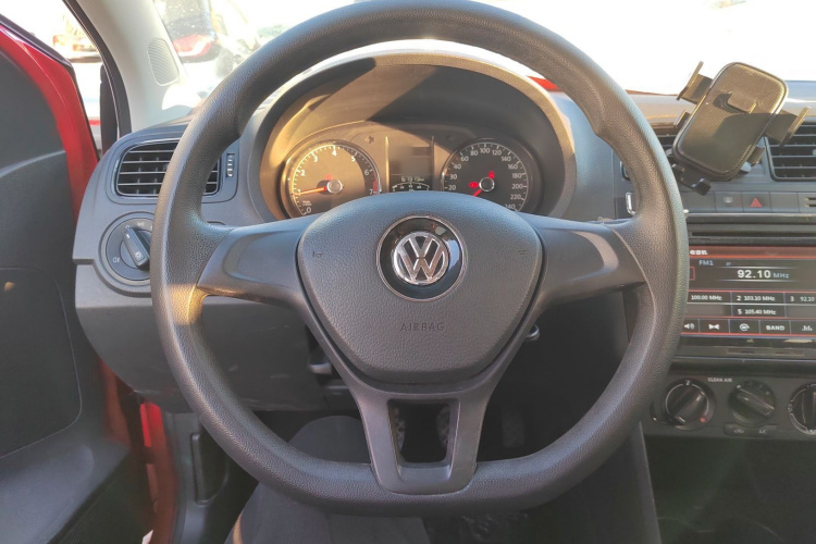 大众 Polo 2016款 1.4L 手动风尚型中控内饰13