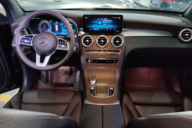 奔驰GLC 2021款 GLC 300 L 4MATIC 动感型中控内饰7002