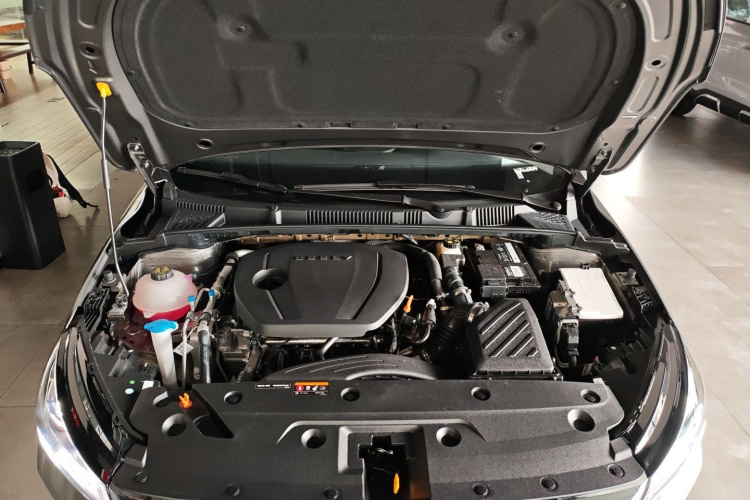 吉利汽车 帝豪 2026款 第4代 400万纪念款 1.5L CVT超越型局部细节24