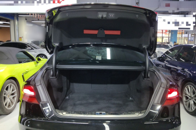 奥迪A8 2016款 A8L 45 TFSI quattro舒适型局部细节23