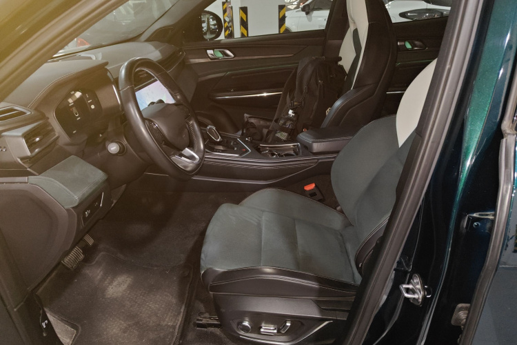 领克05 2023款 2.0TD 两驱耀Pro中控内饰19