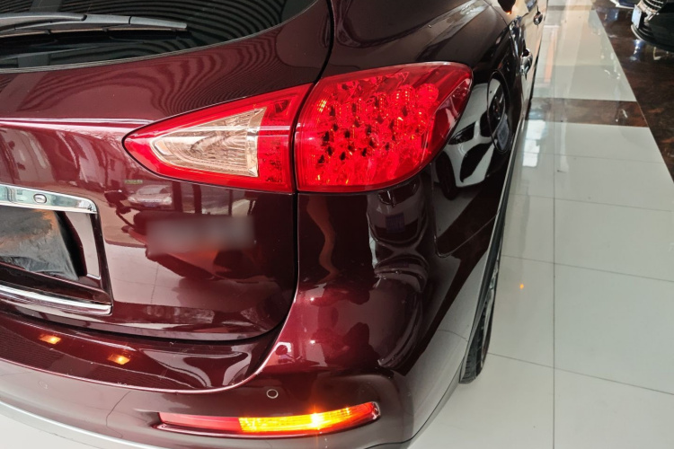 英菲尼迪QX50 2015款 2.5L 舒适版车身外观6006