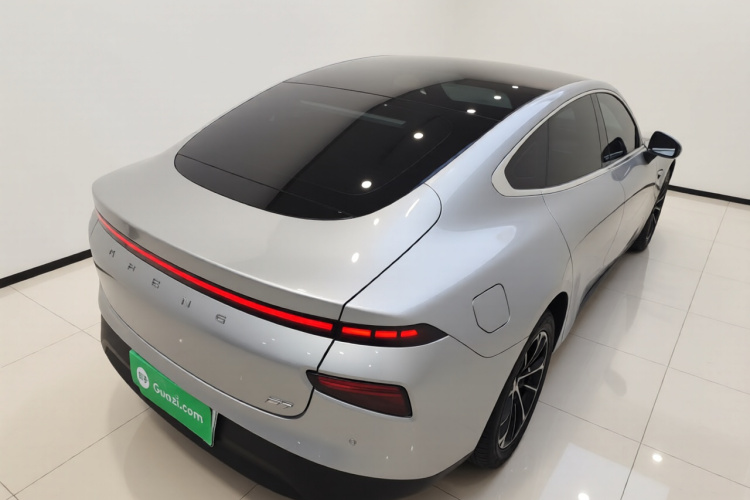 小鹏P7 2021款 670G车身外观7