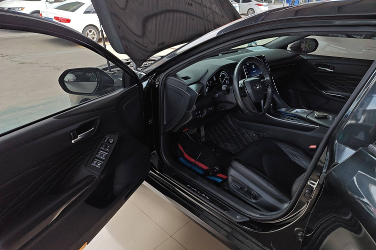 丰田 亚洲龙 2019款 双擎 2.5L XLE尊贵版 国VI中控内饰7003