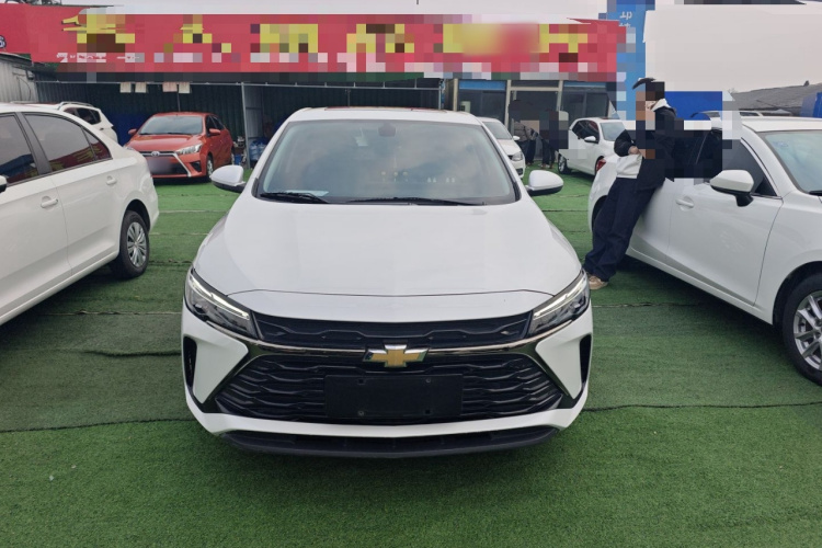 雪佛兰 科鲁泽 2024款 1.5L 双离合悦享版车身外观2