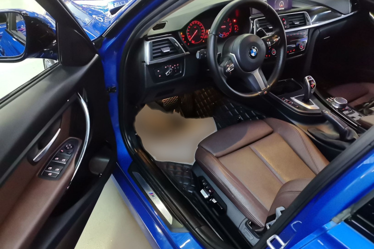 宝马3系 2019款 320Li M运动套装中控内饰7003