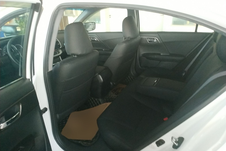 本田 雅阁 2015款 2.0L LX 舒适版中控内饰7004