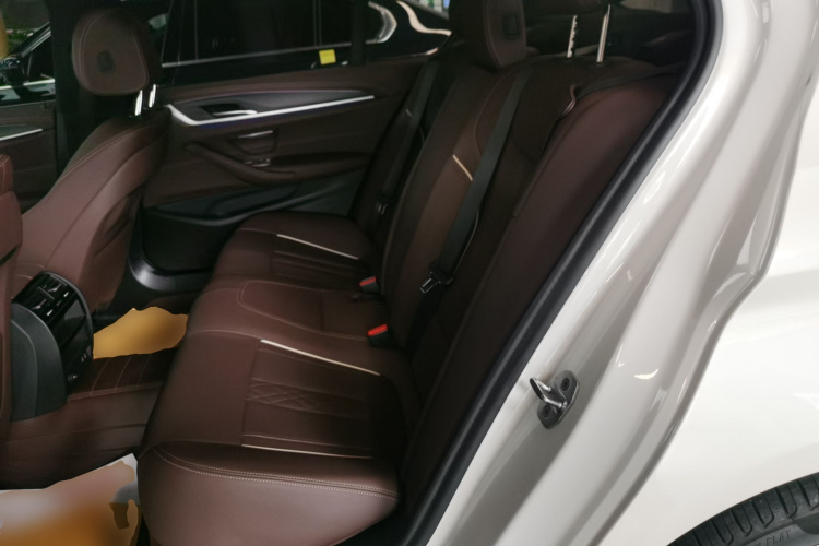 宝马5系 2023款 530Li 领先型 M运动套装中控内饰21