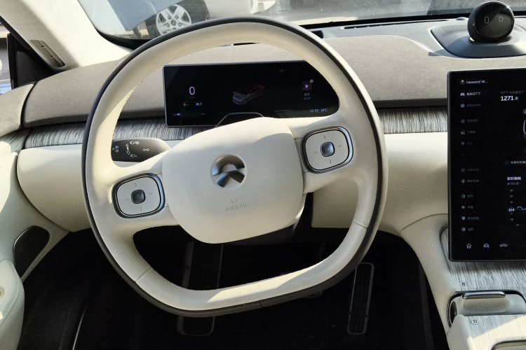 蔚来ET7 2022款 100kWh 首发版中控内饰13