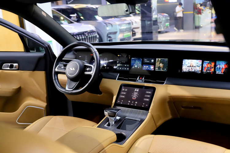 理想汽车 理想ONE 2021款 增程6座版中控内饰7010