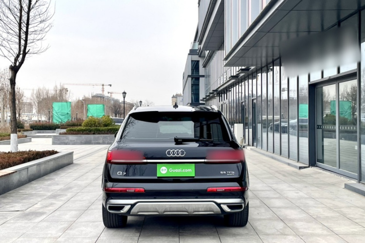 奥迪Q7 2020款 55 TFSI quattro S line运动型车身外观6004