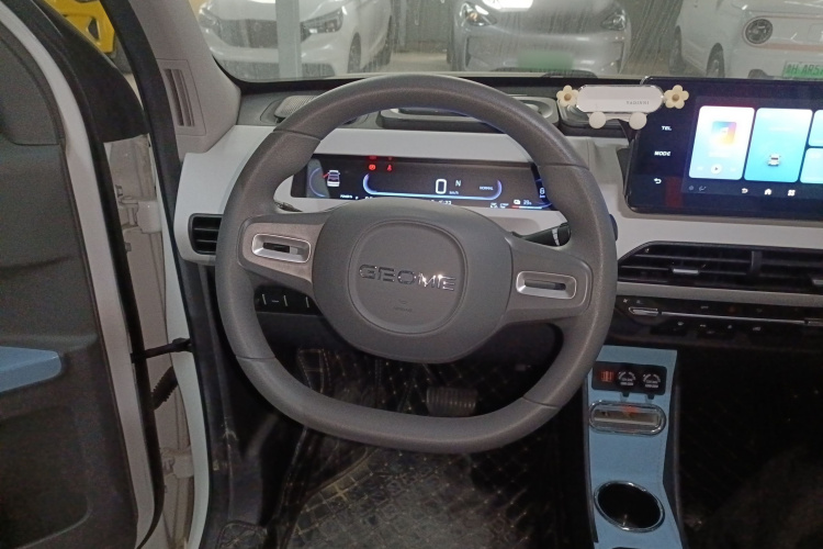 吉利银河 2023款 熊猫mini 200km 耐力熊中控内饰13