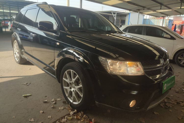 道奇 酷威 2013款 2.4L 两驱尊尚版车身外观3