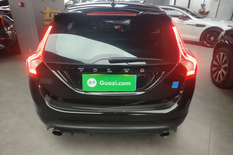 沃尔沃V60 2017款 2.0T Polestar车身外观6