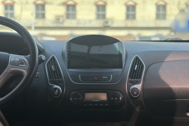 北京现代ix35 2013款 2.0L 自动两驱智能型GLS 国IV中控内饰7001