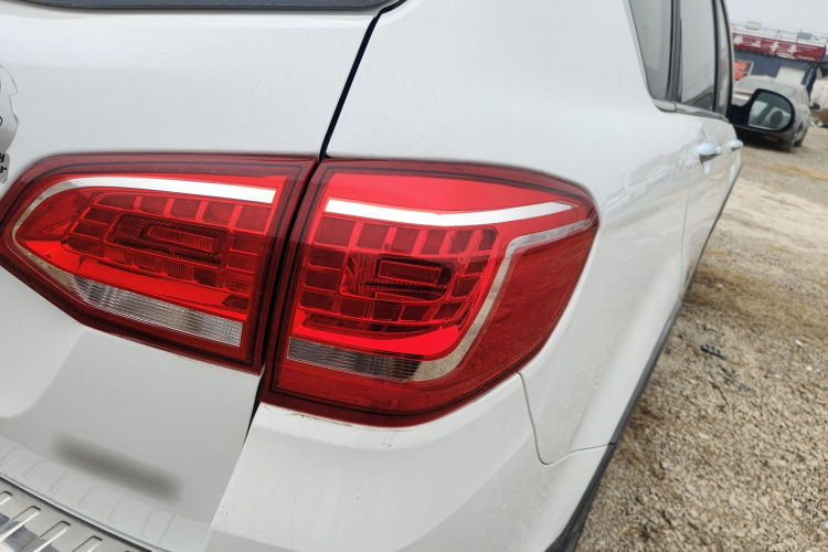 哈弗H6 2018款 运动版 1.5T 自动两驱精英型 国V车身外观9