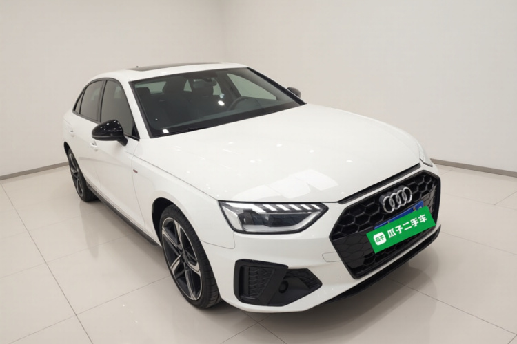 奥迪A4L 2024款 40 TFSI 豪华动感型车身外观3