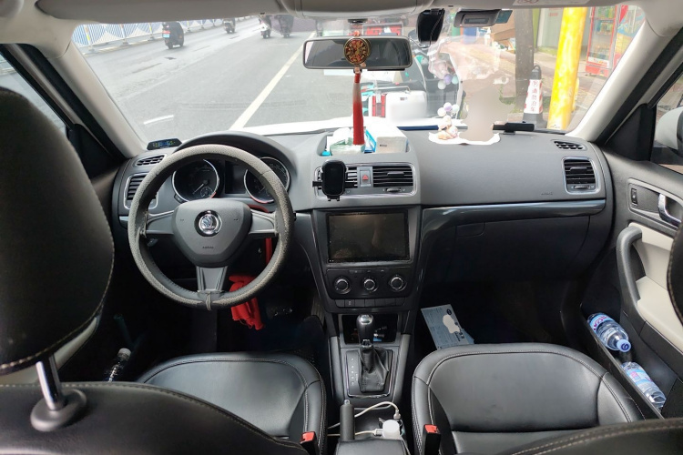 斯柯达 Yeti 2017款 TSI280 DSG前行版中控内饰12