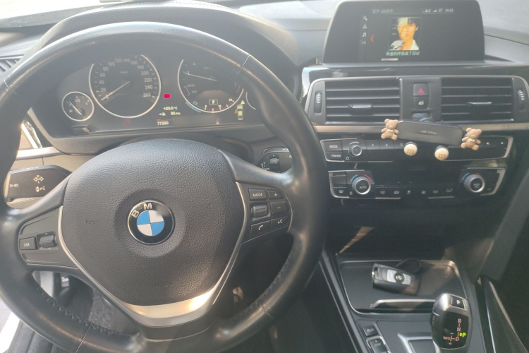 宝马3系 2018款 320Li 时尚型中控内饰12