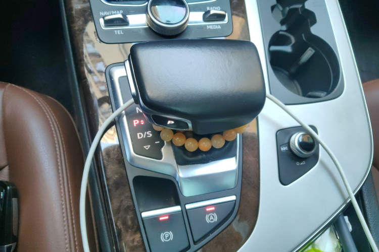 奥迪Q7 2018款 45 TFSI S line运动型局部细节18