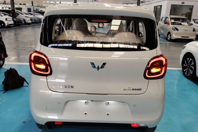 五菱汽车 宏光MINIEV 2025款 四门版 进阶款车身外观6