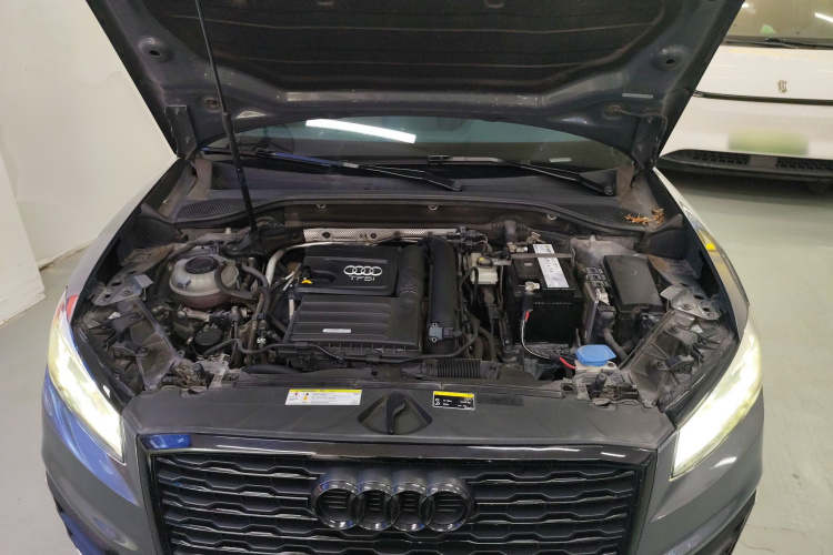 奥迪Q2L 2020款 35 TFSI 进取动感型机舱底盘24