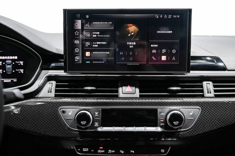 奥迪S5 2023款 S5 3.0T Sportback中控内饰7004