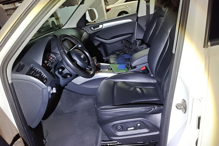 奥迪Q5 2015款 40 TFSI 技术型局部细节19