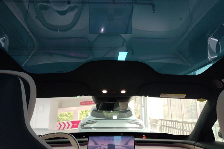 小米汽车 小米YU7 2025款 超长续航高性能四驱Max版局部细节22