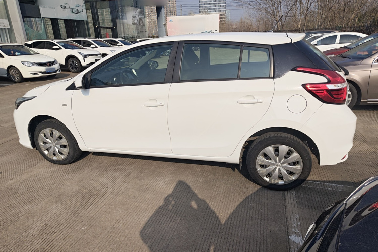 丰田 YARiS L 致炫 2016款 改款 1.5E CVT魅动版车身外观4