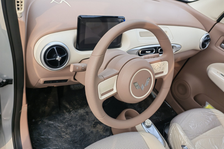 五菱汽车 宏光MINIEV 2025款 四门版 进阶款中控内饰7002