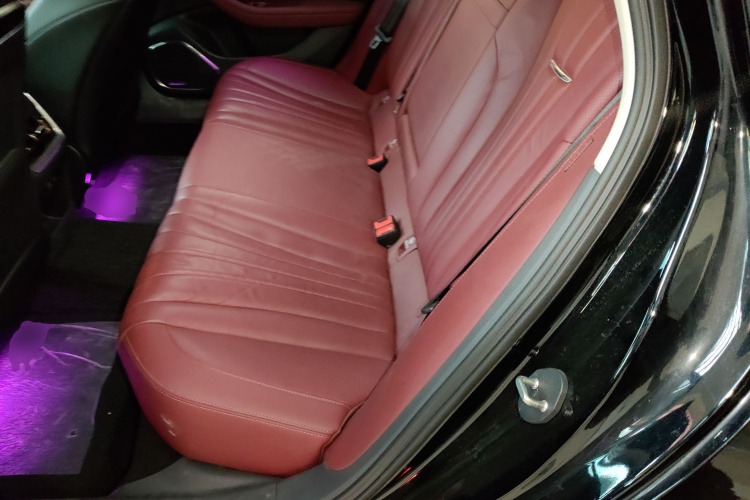 红旗H5 2023款 2.0T 自动智联旗畅版中控内饰21