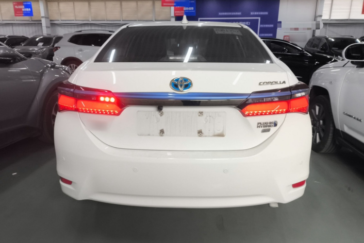 丰田 卡罗拉双擎E+ 2019款 1.8L E-CVT领先版车身外观6