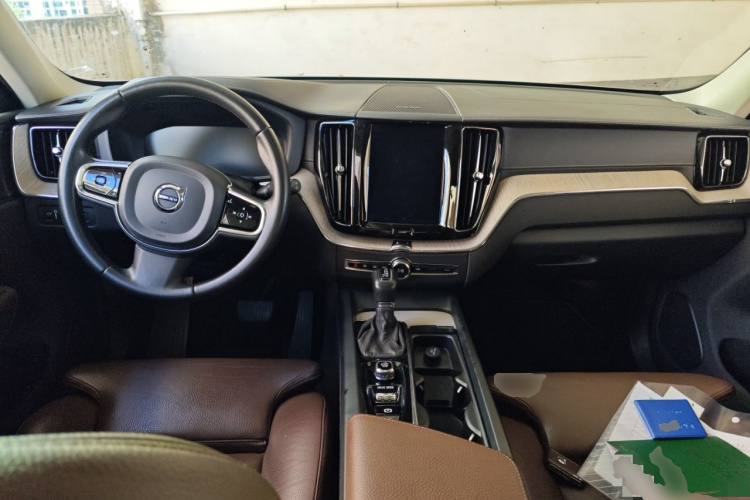 沃尔沃XC60 2020款 T5 四驱智雅豪华版中控内饰12