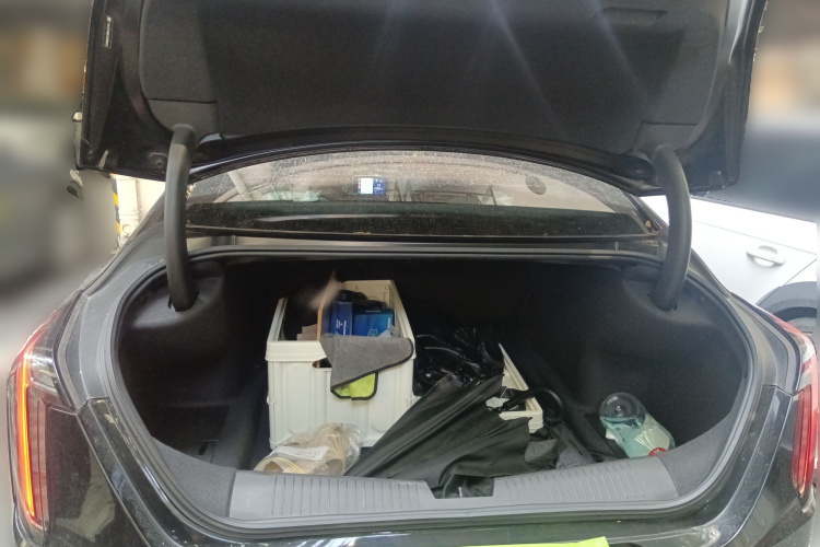 凯迪拉克CT4 2021款 28T 尊贵型中控内饰23